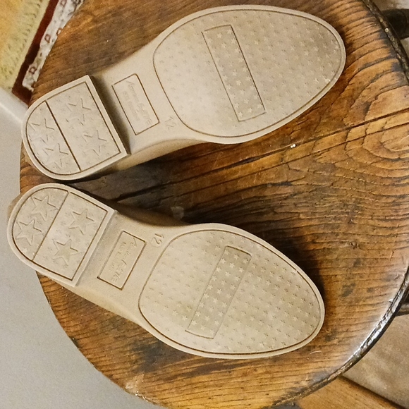 EUC Tan Girls Booties - Picture 5 of 5